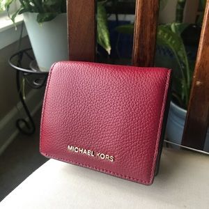 Michael Kors Mercer Cherry Carryall Card Case